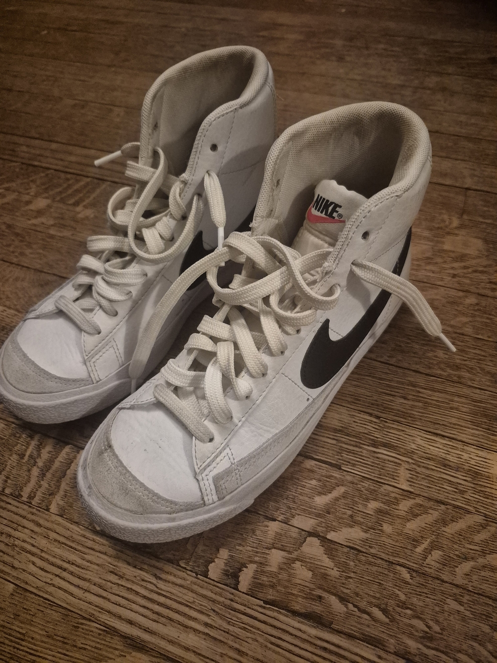 Nike Kids Blazer 77,White High-Top Sneakers, Great Condition,size 4